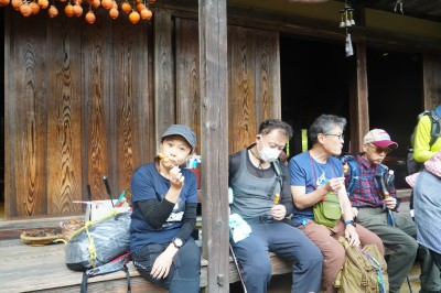 ◆国指定重要文化財の吉田家住宅で団子を食べて休息◆